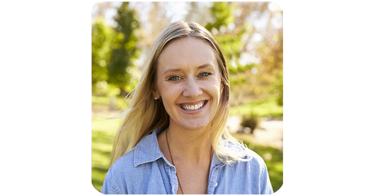 Customer wearing Trump Gold Lapel Pin